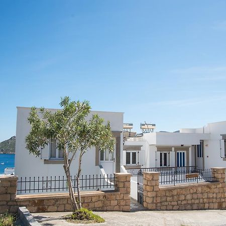 Captain Manos Studio Apartments Grikos Bay  Exterior photo