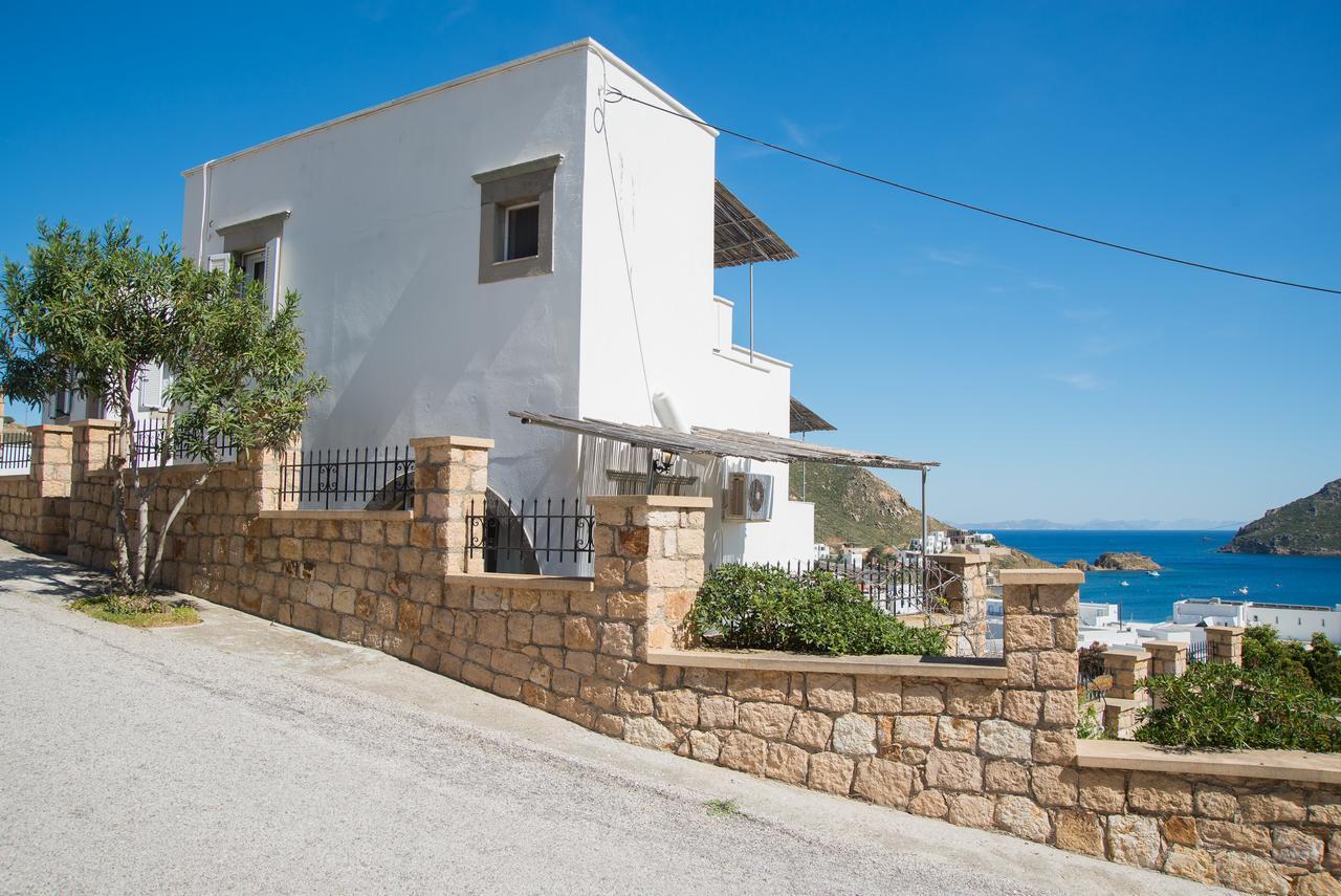 Captain Manos Studio Apartments Grikos Bay  Exterior photo